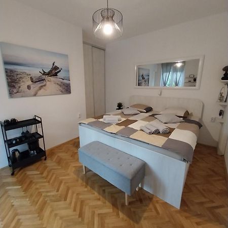 Sobe Sotic Bed & Breakfast Rab Town Ngoại thất bức ảnh
