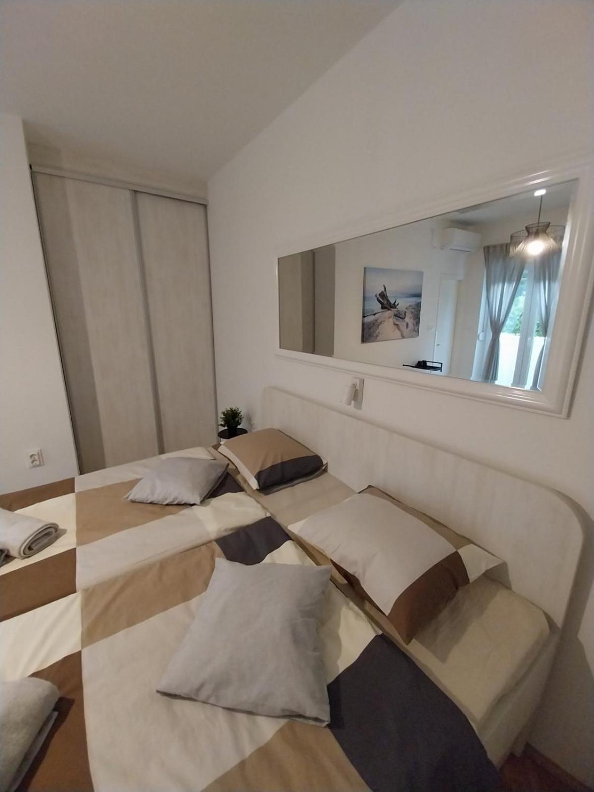 Sobe Sotic Bed & Breakfast Rab Town Ngoại thất bức ảnh